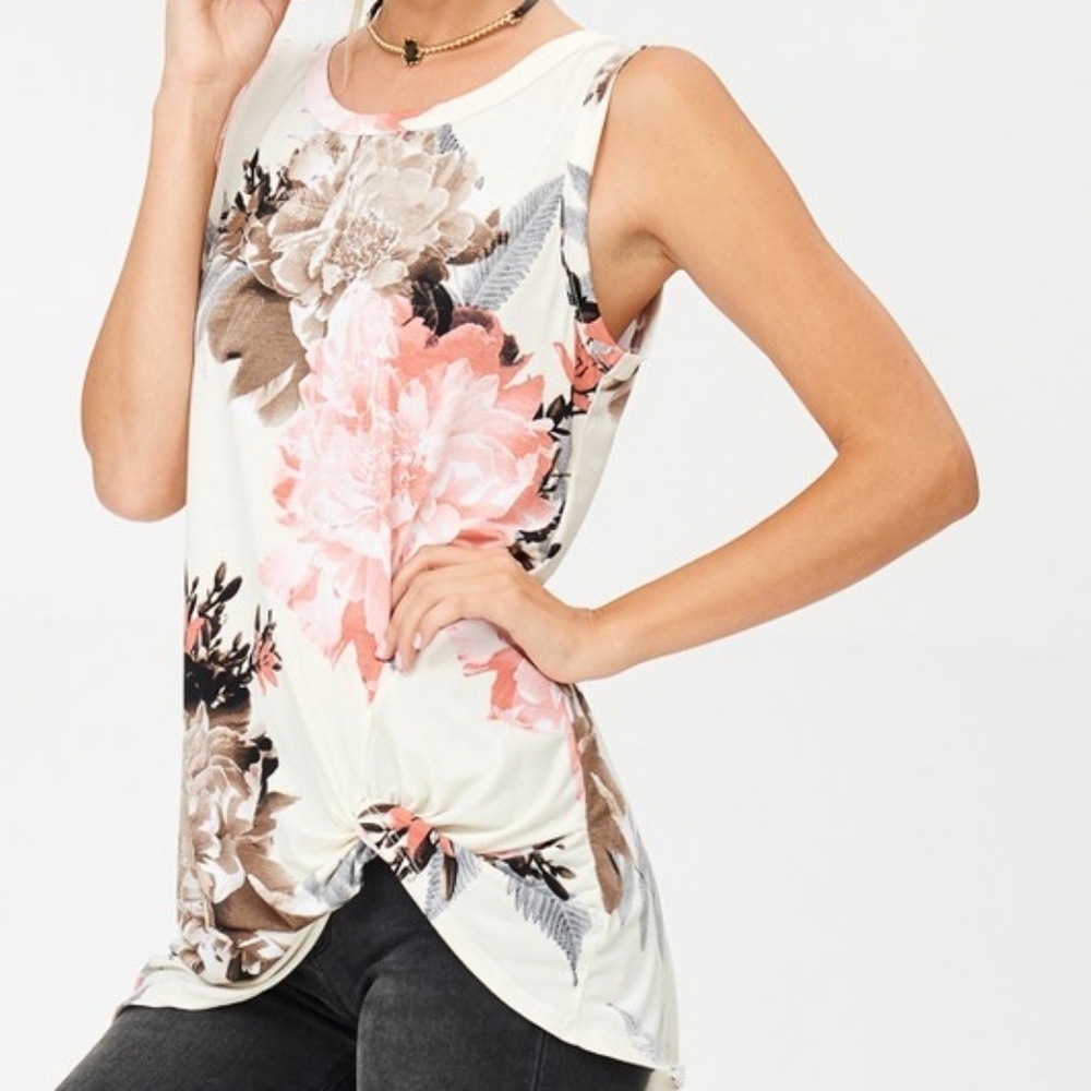LAST 1! Floral twist front tunic tank - Picture 7 of 8